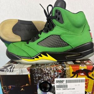 Jordan Men's 5 Oregon Ducks Apple Green Black Yellow.